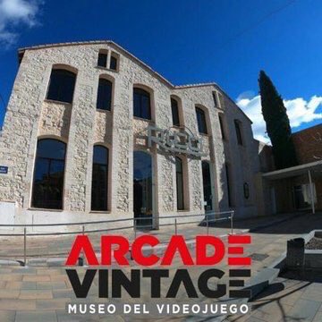 Apertura del Museo del Videojuego Arcade Vintage (Ibi, España). En su exposición permanente una gran colección de arcades originales de todas las épocas y entre ellos varios de mis juegos. @Arcade_Vintage